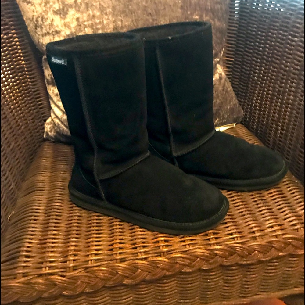 Bearpaw brand black boots, size 8.